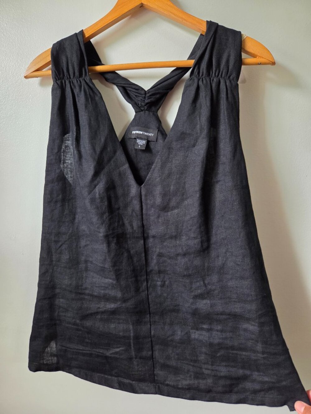 EUC LIKE NEW FIFTEEN TWENTY 100% LINEN BLACK DEEP V NECK RACERBACK TANK TOP SZ L